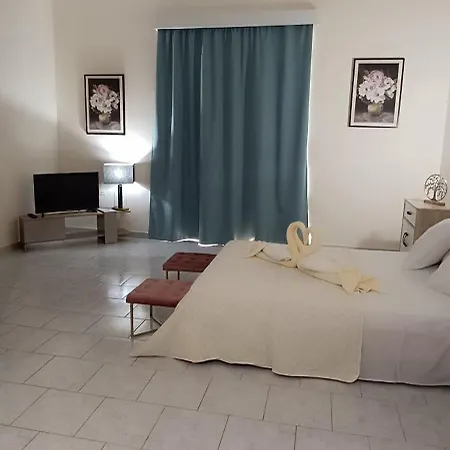 Pyrgos Hotel Apartments 2*