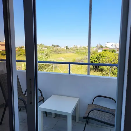 Pyrgos Aparthotel