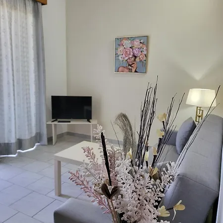 Aparthotel Pyrgos 2*