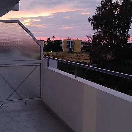 Pyrgos Aparthotel 2*