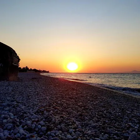 Pyrgos 2* Kremastí