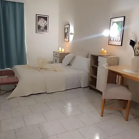 Hotel de apartamente Pyrgos 2*