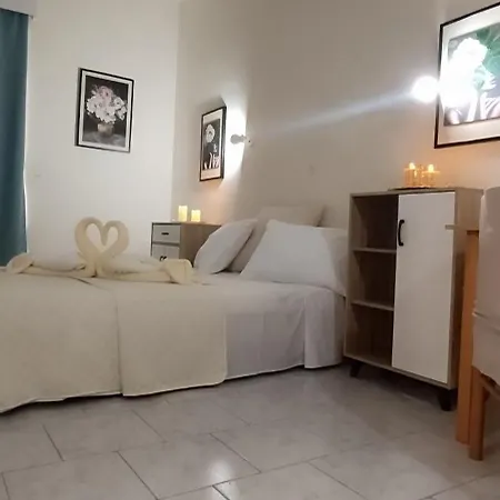 Pyrgos شقة فندقية