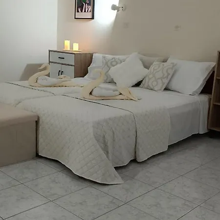 Pyrgos Hotel de apartamente 2*